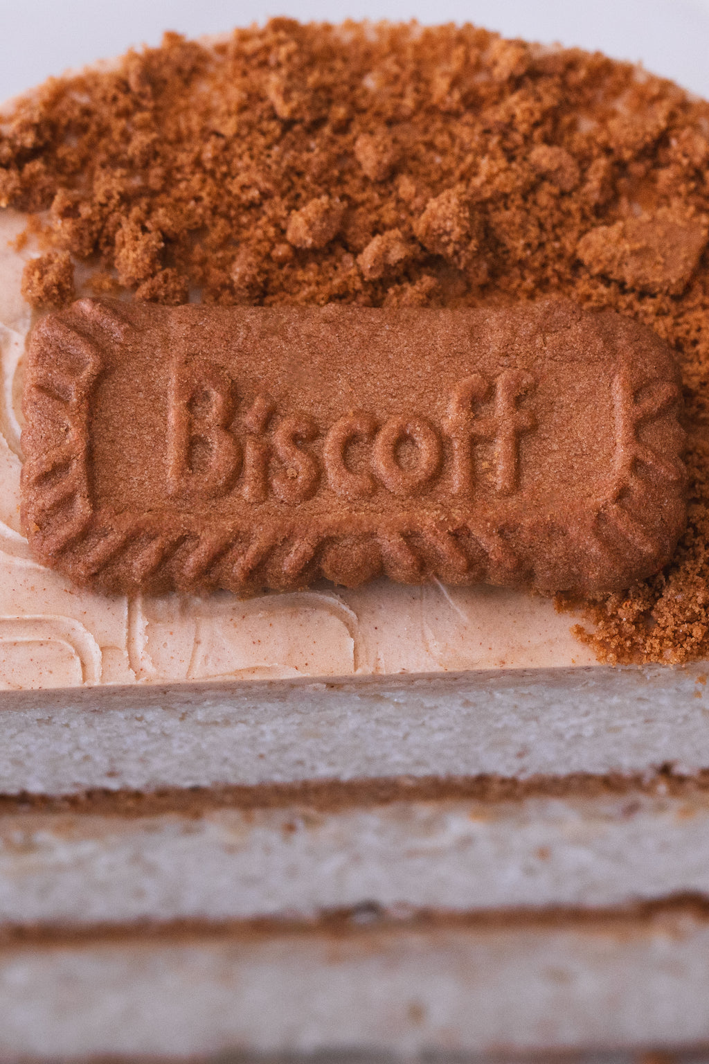 Pastel de Lotus, detalle de galleta Biscoff y capas